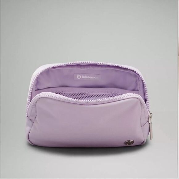 NWOT Lululemon Everywhere Belt Bag 1L
Wordmark- Lilac Ether/White Opal/White - Picture 15 of 16